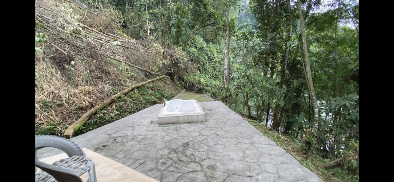 Amuntai Rainforest Lodge Palora Dış mekan fotoğraf